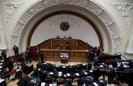 Venesuelada prezidentlik müddəti azaldıldı
