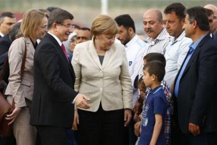 Merkel Türkiyə-Suriya sərhədinə getdi