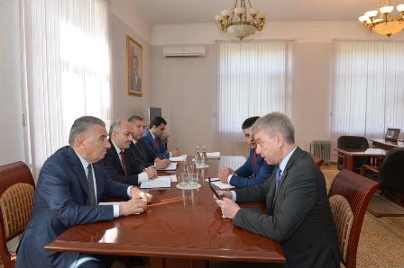 Əli Həsənov BMT nümayəndəsindən təkzib istədi