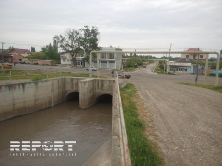  Ceyranbatan su anbarına su ilə təmin edən kanal üzərindəki körpü uçub