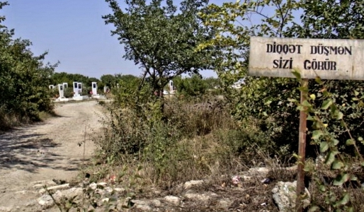 Daha iki deputat cəbhəyanı sakinlərə güzəşt istəyir