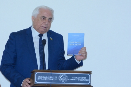 İqtisad Universitetində Heydər Əliyevə həsr olunmuş elmi sessiya keçirildi - FOTO