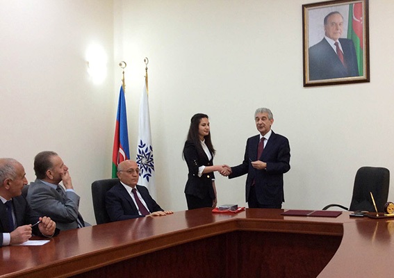 YAP-ın 700 mininci üzvü - FOTO