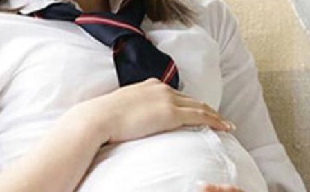 Şagirdini zorlamaqda ittiham edilən m&uuml;əllim saxlanılıb