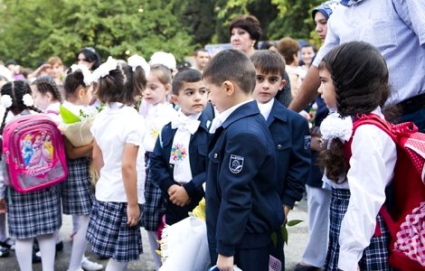 15 yaşlı uşaq 1-ci sinfə gedəcək 