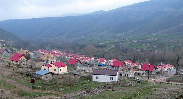 Ermənilər TƏŞVİŞDƏ - Laçında salınan kəndin tikintisi yarımçıq saxlanıldı