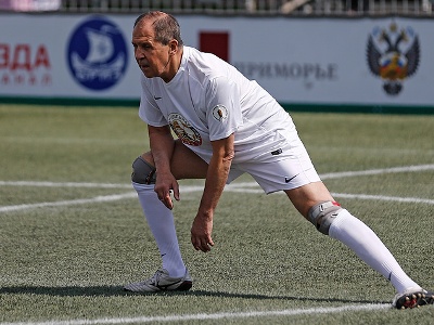 Lavrov futbol oynayanda əlindən zədələnib
