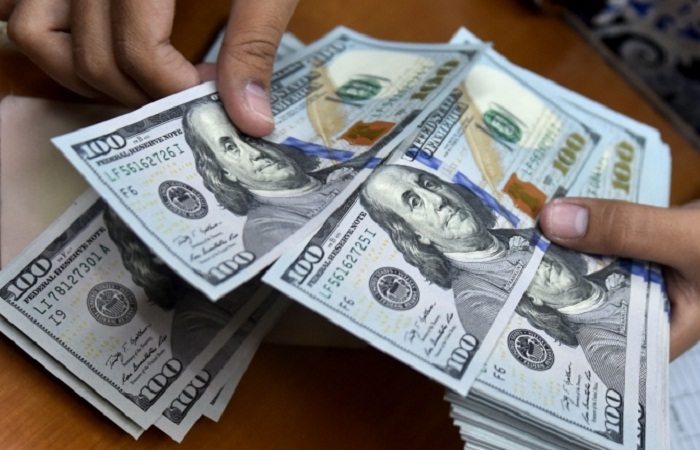Dolların məzənnəsi psixoloji həddi aşdı
