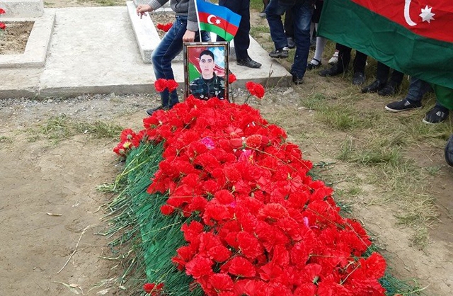 Azərbaycanda şəhid məzarları fərqləndiriləcək  