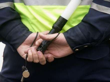 İmişlidə s&uuml;r&uuml;c&uuml; 2 polisi yaraladı