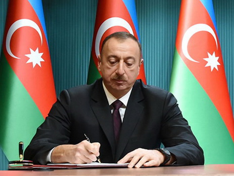 İlham Əliyev səhiyyə iş&ccedil;ilərini m&uuml;kafatlandırdı - SİYAHI