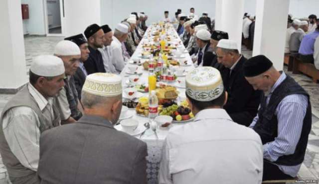 Dini Komitədən sərt A&Ccedil;IQLAMA: &ldquo;Cəmiyyət mollapulu altında &ldquo;əzilir&rdquo;&rdquo;