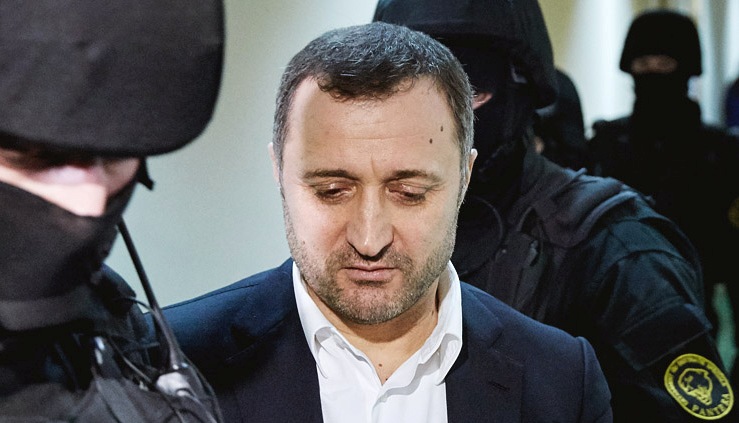 Baş nazir üçün 19 il həbs istənildi