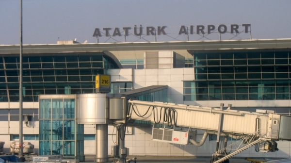 Atatürk Hava Limanında partlayış: 10 ölü, Yenilənir 