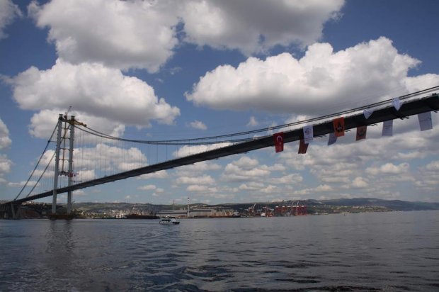 Türkiyədə Avropanın 2-ci ən uzun asma körpüsü açılıb