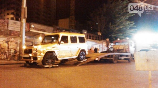 Azərbaycanlının qızılı &ldquo;Galendewagen&rdquo;i cərimə meydan&ccedil;asında