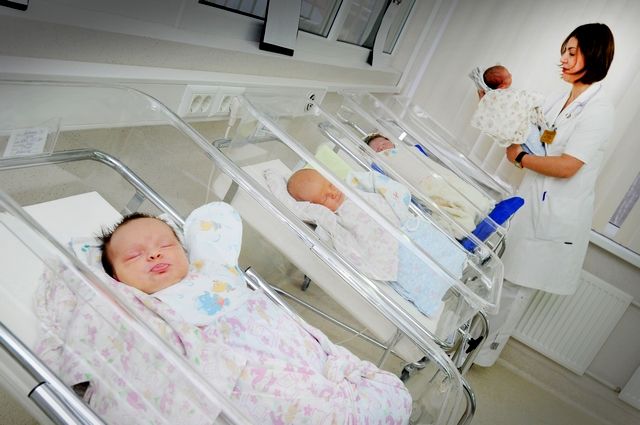 Azərbaycanda nikahdankənar doğulan uşaqların sayı azalıb