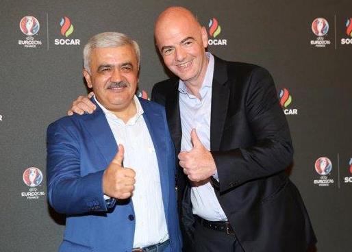 Rövnəq Abdullayev FİFA-nın prezidenti ilə bir arada