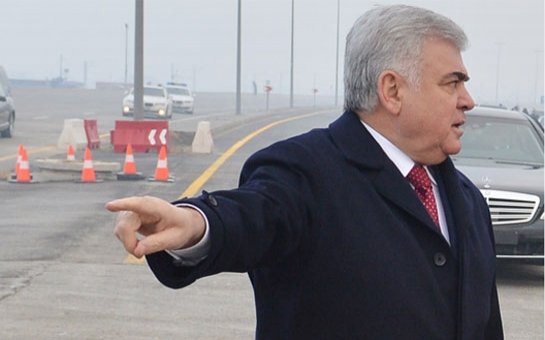 Milyonların sərf olunduğu beton yol niyə dağıldı...  