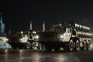Rusiya Krıma S-400 raket kompleksləri yollayır