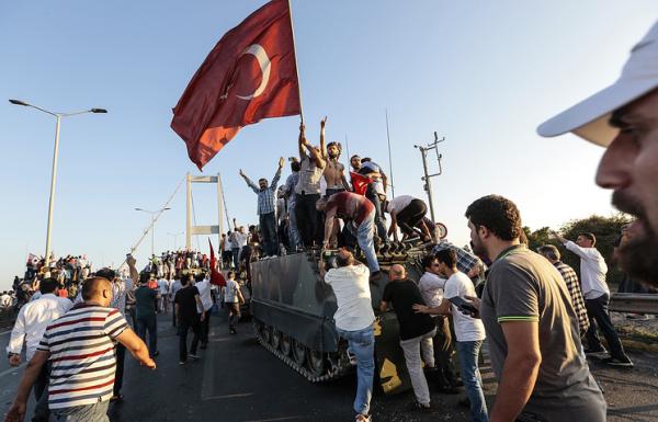 &ldquo;Mənim he&ccedil; nədən xəbərim olmayıb&rdquo; &ndash; &Uuml;syan iştirak&ccedil;ısı &ccedil;avuş