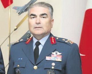 T&uuml;rkiyədə bir ordu generalı saxlanıldı  