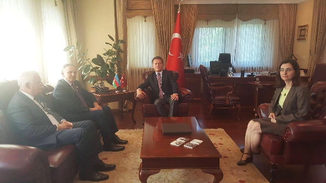 Əflatun Amaşov T&uuml;rkiyə Səfirliyinə getdi  