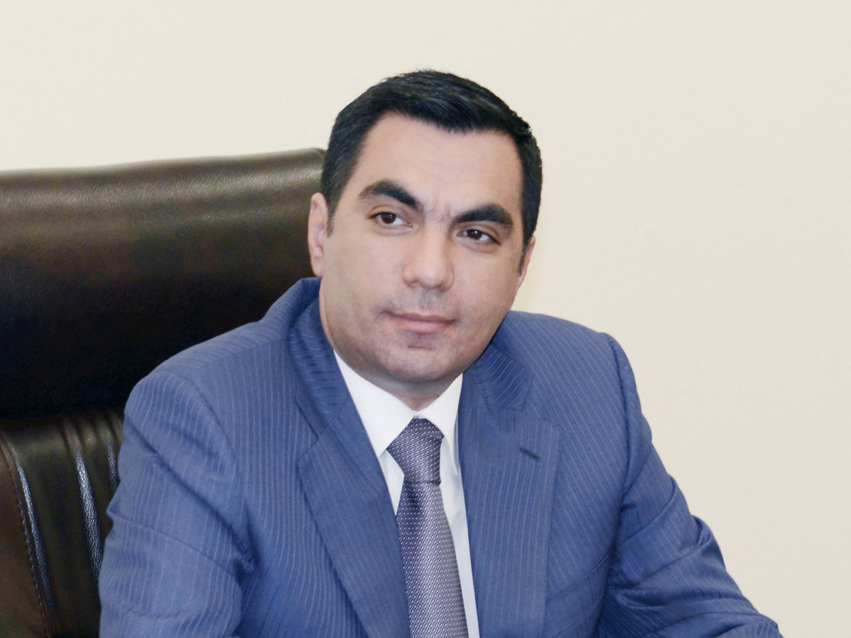 Qafqaz Universiteti Elmar Qasımova təhvil verildi