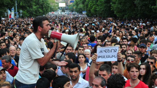 Yerevanda iğtişaş t&ouml;rədən 16 nəfər haqda cinayət işi a&ccedil;ıldı