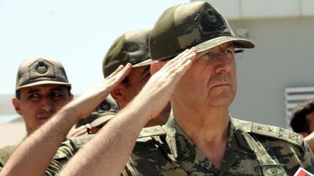 T&uuml;rkiyədə bir general həbs olundu, biri də azadlığa buraxıldı