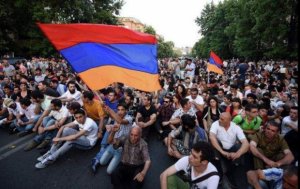 Yerevanda Sarkisyanın istefası tələb olunur