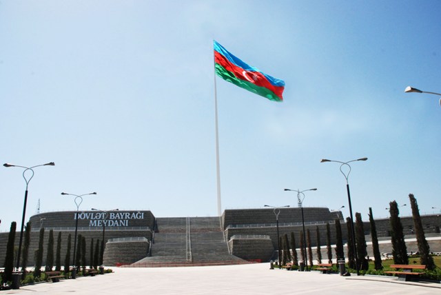 Bakıdakı Bayraq Meydanındakı bayrağımız – HƏR ŞEYİ BİLİRİKMİ?
