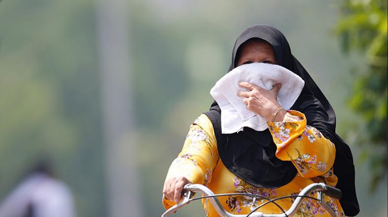 İranda velosiped sürən qadınlar tutulub