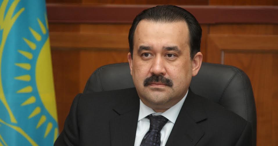 Baş nazir avtomobil yolunda velosiped sürdüyünə görə cərimələndi