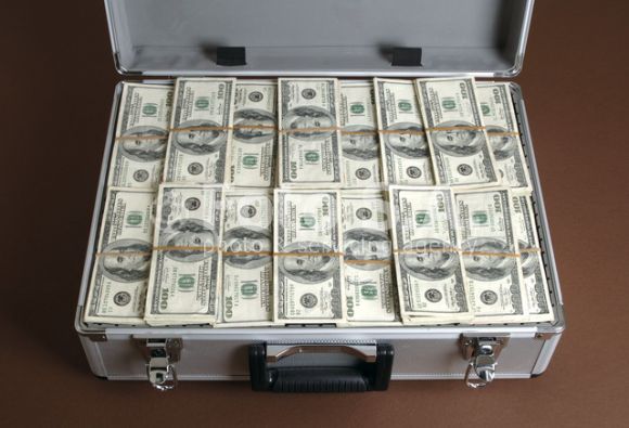 Kommunist partiyasının üzvü ölkəsindən 40 milyon dollarla qaçdı