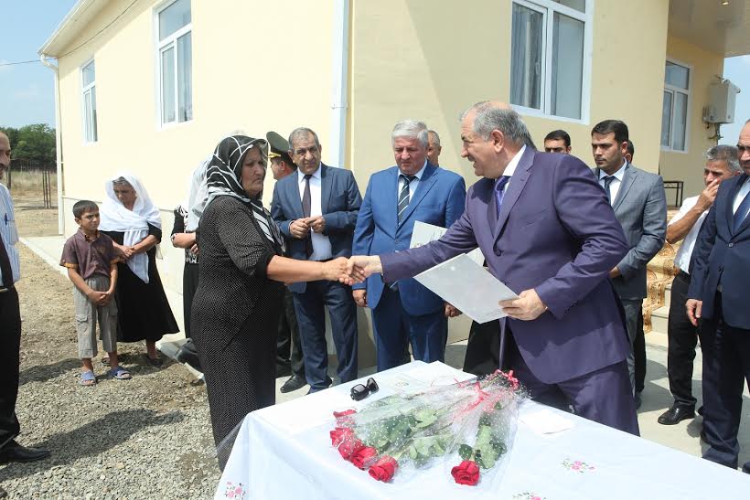 Cəlilabadda&nbsp;Qarabağ əlilləri və şəhid ailələrinə 8 mənzil təqdim olunub