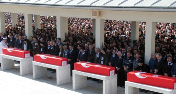 &Ccedil;evrilişə cəhddə &ouml;lənlərin ailələrinə kompensasiya VERİLƏCƏK