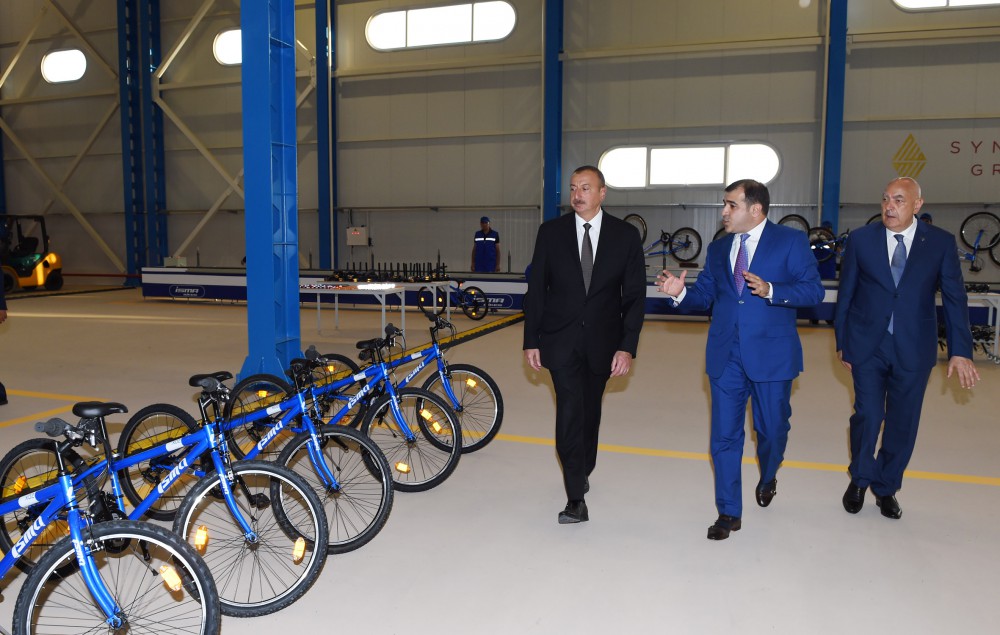 Dövlət başçısı İsmayıllıda velosiped zavodunun açılışında iştirak edib