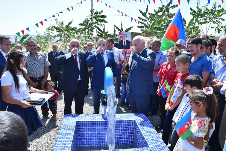 Yardımlının daha bir kəndinə su &ccedil;əkildi