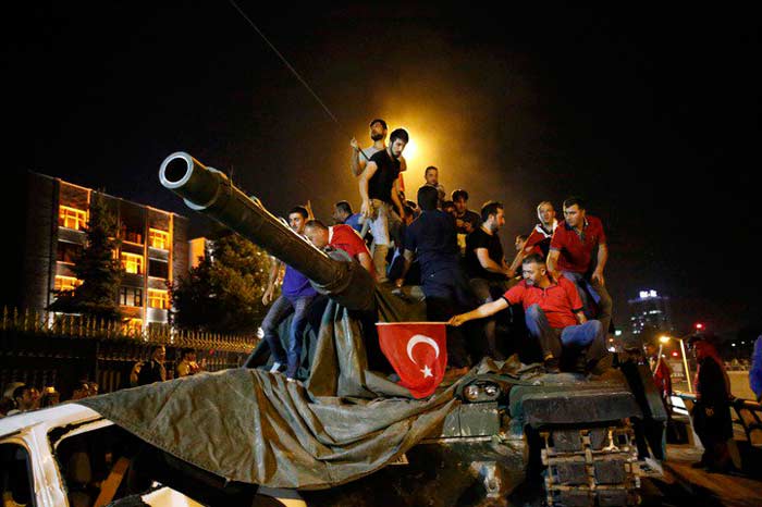 Türkiyədə hərbi çevrilişə cəhdlə bağlı 35 min nəfər həbs olunub