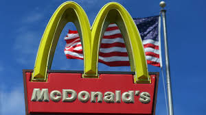 “McDonalds”da atışma: yaralılar var