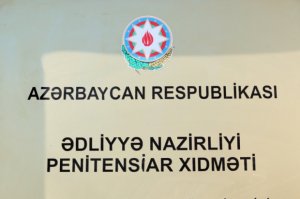 Cəza&ccedil;əkmə m&uuml;əssisəsinə narkotik ke&ccedil;irilməsinin qarşısı alınıb