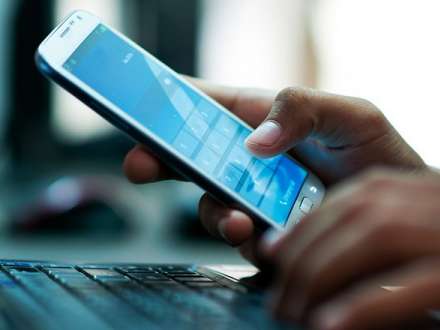 Bakıda SMS-lə parkinq &uuml;&ccedil;&uuml;n &ouml;dəniş etmək m&uuml;mk&uuml;n olacaq