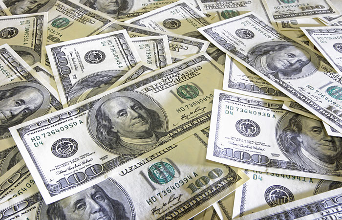 27 banka 50 milyon dollar satılıb