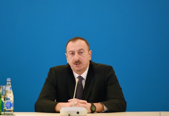 Azərbaycan prezidenti ukraynalı həmkarını təbrik etdi
