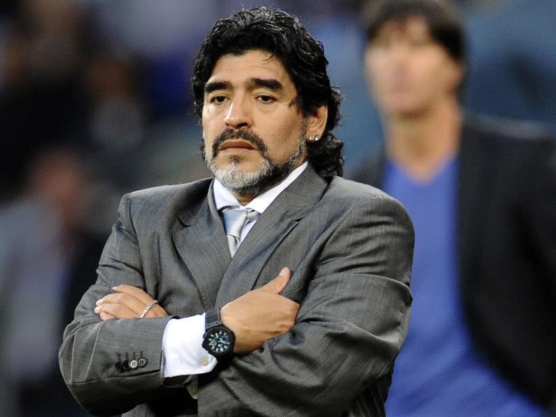 Maradona nikahdan kənar oğlu olduğunu etiraf etdi