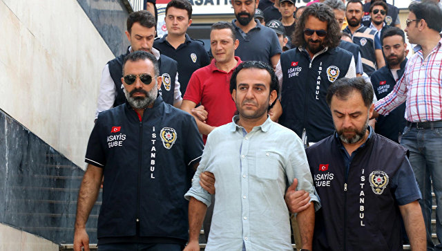 Türkiyədə daha 35 jurnalist tutuldu