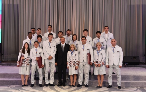 Prezident qalib idman&ccedil;ıları m&uuml;kafatlandırıb
