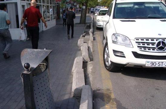Vətəndaş &ouml;z əli ilə &ouml;z cibinə ziyan vurur - FOTOLAR