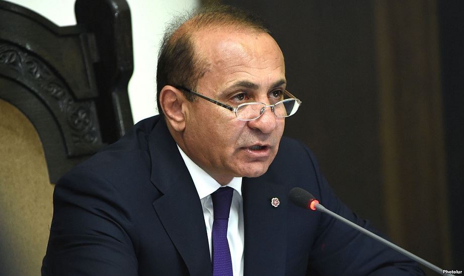 Ermənistanın baş naziri istefa verdi